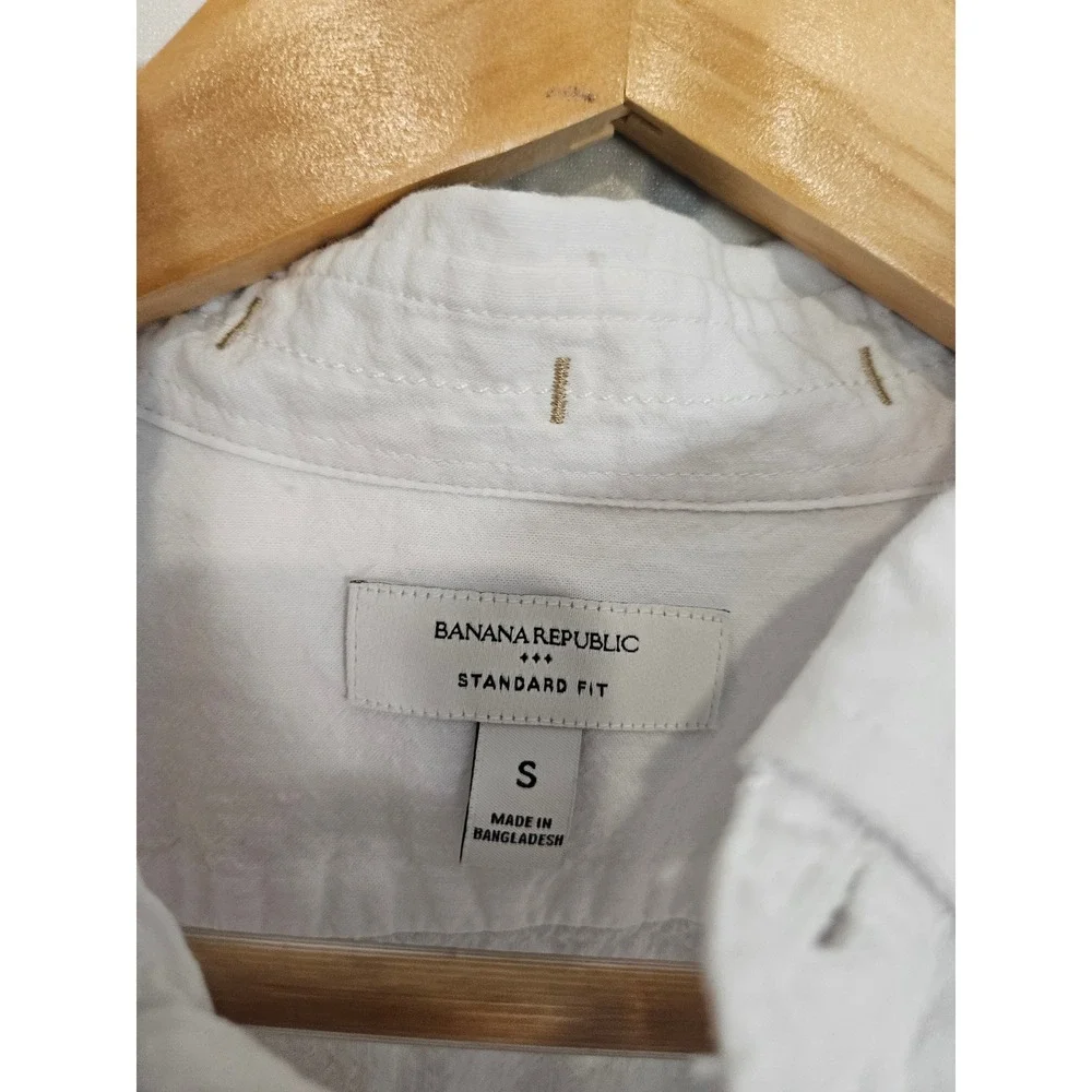 Banana Republic brand banana
